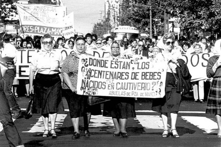 Plaza De Mayo Annesi Yoyi Epelbaum