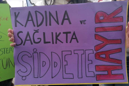 Sağlık emekçileri şiddeti protesto etti: Evde, iş yerinde, sokakta şiddette uğramak istemiyoruz