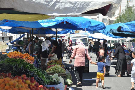 Diyarbakırlı kadın pazarcılar: Bırakın da kadınlar evine ekmek götürsün