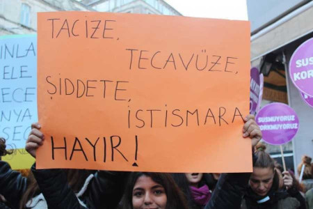 B. K. sosyal medyada intihar edeceğini söyledi, kadın dayanışması hemen devreye girdi