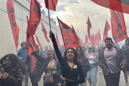 Barikattan sıralara, söz genç kadınlarda