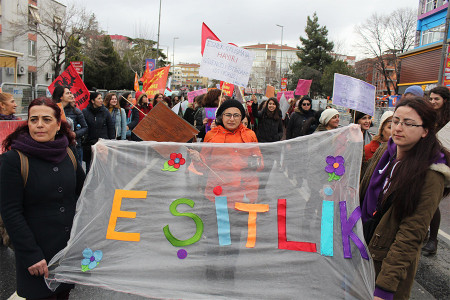 EMEK PARTİSİ: Kadınlar kazandıkları mevzilerden vazgeçmeyecek