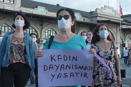 Şiddete karşı kadın dayanışması: Yalnız değil örgütlü, böylece daha güçlü!