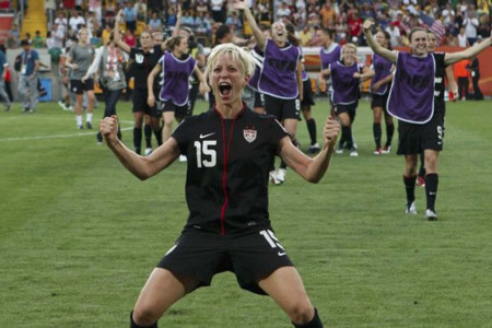 GÜNÜN TEPKİSİ: Kadın futbolculardan ‘eşit ücret’ davası