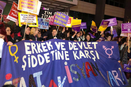 25 KASIM 2022 | Ankara’da kadınlar: Eşit ve adil bir dünya kurana kadar mücadele edeceğiz!