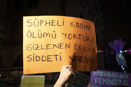 2 kadın şüpheli şekilde ölü bulundu