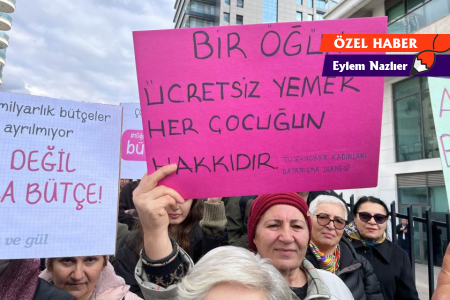 Mahallede bir öğün yemek için birlik