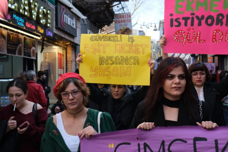 İki işçi kadın, ezen tek sömürü çarkı