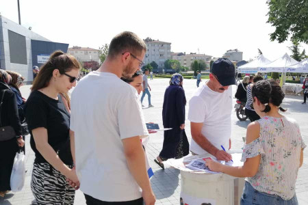 ‘Okullarda bir öğün ücretsiz yemek’ kampanyası kapsamında Gebze’de stant