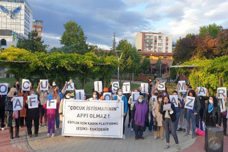 Eskişehirli kadınlar: Çocuk istismarını aklamayı aklınızdan bile geçirmeyin!