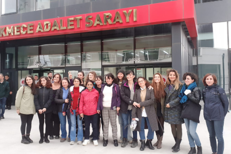 Avcılar'da 25 Kasım bildirisi dağıtan 8 kadın adli kontrolle serbest bırakıldı