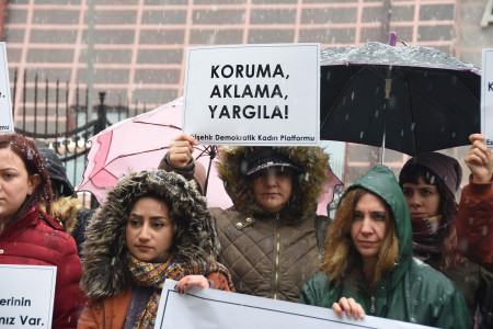 Ayrıldığı eşi ‘Polis bana bir şey yapmaz’ deyip tehditlerine devam ediyor