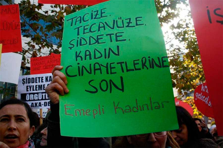 Taciz için şikayete gittiği emniyette bekçinin tacizine uğradı