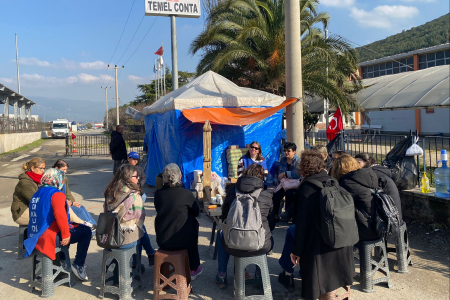 İzmir Kadın Platformundan Temel Conta işçilerine ziyaret: 'Polonez gibi umut olacağız'