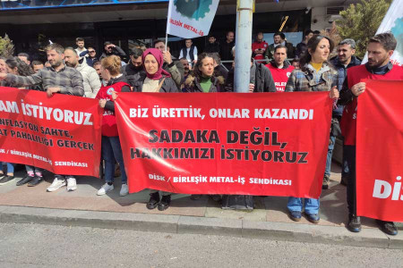 Satera işçilerinden Cengiz Holding önünde eylem yaptı| Sendika hakkımız tanınsın