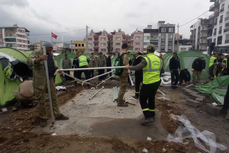 İskenderun emek ve demokrasi güçleri çadırlarımızın boşatılmasıyla ilgili açıklama yapacak