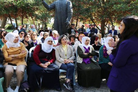 Kadınlar barışı konuştu