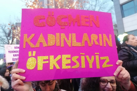 Mor Çatı göçmen kadınları gündeme getirdi, EMEP'li Karaca Aile Bakanı'na sordu