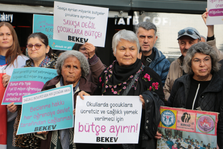 Kapı önü sohbetleri: Domates, biber, patlıcan