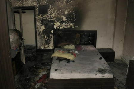 Boşanma aşamasındaki eşine şiddet uygulayan erkek şimdi de evi ateşe verdi