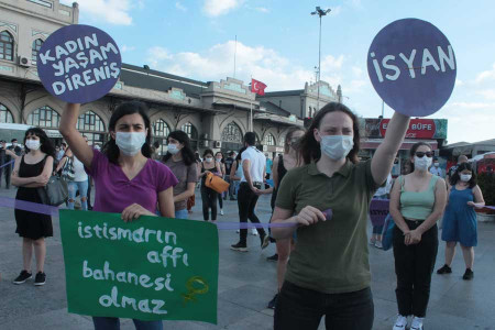 İstismar faili öğretmenin görevine dönmesine tepki gösteren aile: Tutuklansın