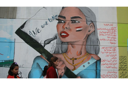 GÜNÜN İSYANI: Irak’ta kadınların sesi Bağdat duvarlarından yankılanıyor