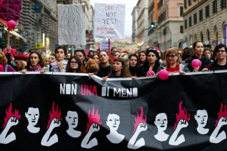 İtalya’da ev içi şiddete karşı cep telefonu uygulaması ve eczanelerle destek