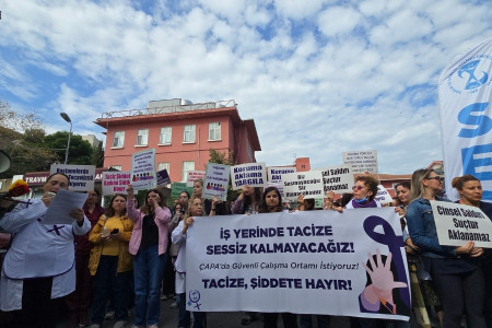 Çapa’da güvenli çalışma ortamı için sağlık emekçileri eylem yaptı: ‘İş yerinde tacize sessiz kalmayacağız’