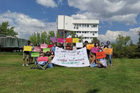 ODTÜ’de pankart ve dövizler asıldı: İstanbul Sözleşmesi’nden vazgeçmeyeceğiz