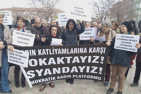 Malatyalı kadınlar çocuk istismarına karşı sokağa çıktı