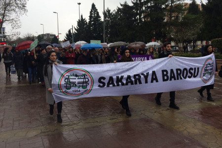 Sakarya’da çocuk istismarına karşı yürüyüş