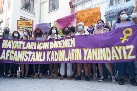 Kadınlardan Erdoğan'a: Taliban'la pazarlık yapma, vahşeti meşrulaştırma!