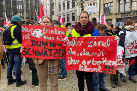 Almanya'da kadınlar 8 Mart'ta grevde, sokakta!
