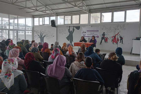 Antepli kadınların #KızKardeşlikKöprüsü buluşması| Yoksulluğa mahkum bir hayat istemiyoruz