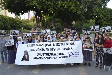 Adana ve Diyarbakır'da kadınlar Mahsa Amini'yi anmak için buluştu