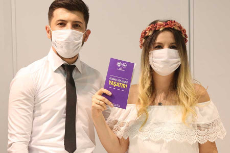 Odunpazarı Belediyesi evlenen çiftlere İstanbul Sözleşmesi veriyor