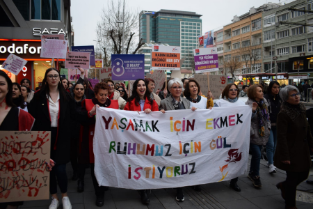 8 Mart 2024 | İç Anadolu'da kadınlar 8 Mart'ta 'Yaşamak için ekmek, ruhumuz için gül istiyoruz' diyerek sokakta!