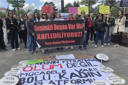 "Kadınların mücadele ile kazanılmış haklarını savunmaya devam edeceğiz"