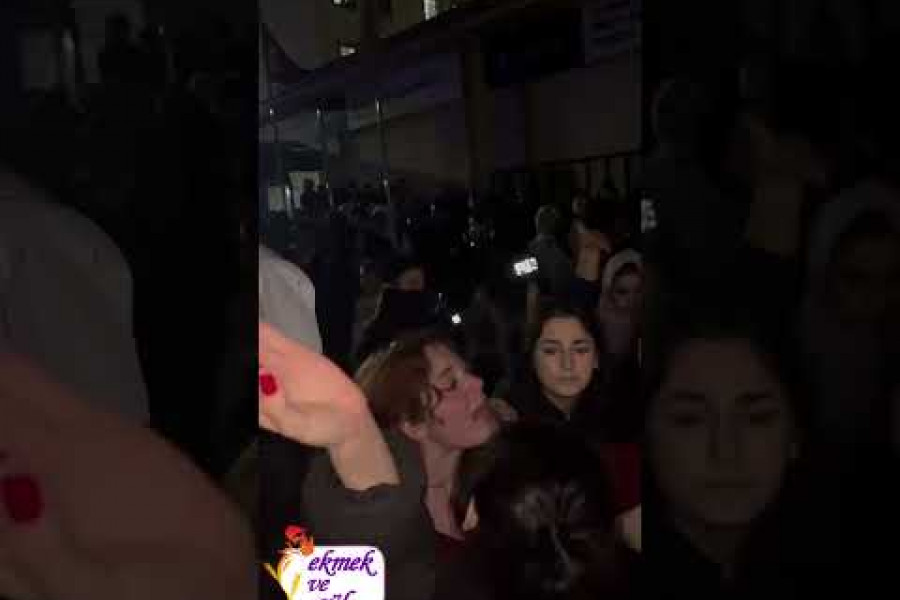Halil İnalcık Kız KYK Yurdunda taciz protestosuna polis barikatı