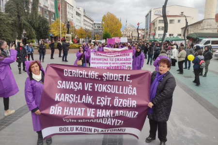 HÜDAPAR'lı Dinç kadına yönelik şiddeti İslami eğitimin yetersizliğine bağladı