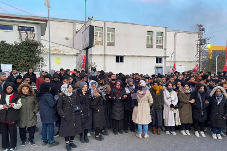 ÖZAK İŞÇİSİ KADINLAR: ‘Onların tehditleri varsa bizim de örgütlülüğümüz var’