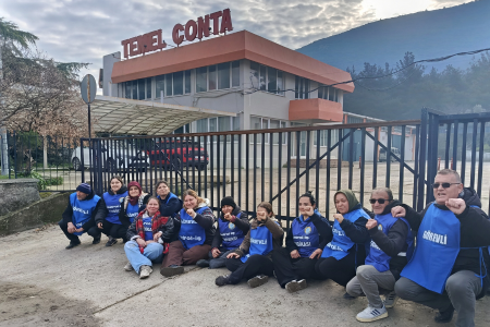 Polisten grev kırıcılığa karşı çıkan Temel Conta işçilerine: 'Coplar yine de makineleri çıkarırım'