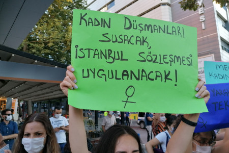 Eğitim Bir Sen Eskişehir Şube Başkanı Muammer Karaman’ın kadın düşmanı sözlerine kadınlardan tepki