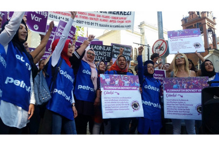 Flormar işçileri Kadıköy’de: Kadınlar birlikte güçlü!