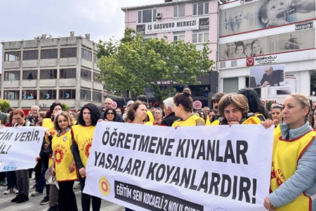 Ücretli öğretmen: 'Hayatın her yönüyle mücadele ediyorum'