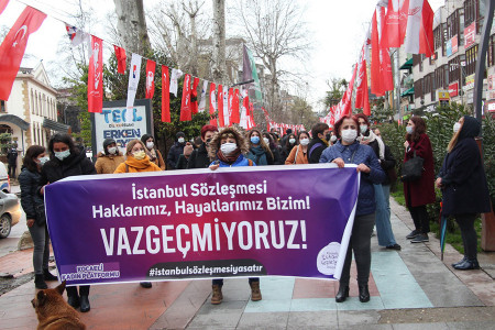 Kadınlar Kocaeli’den haykırdı: Bir kişi daha eksilmeyene kadar kararlı mücadelemiz sürecek!