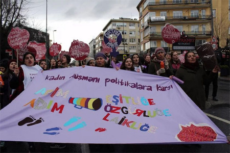 Sadece 385 kadın aday gösterildi