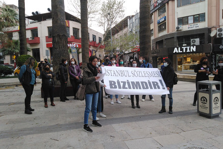 Denizli'de kadınlar: İstanbul Sözleşmesi hepimizin, mülteciler serbest bırakılsın