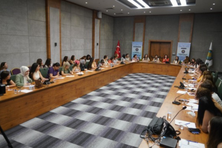 Diyarbakır Büyükşehir Belediyesi kadın örgütleriyle buluştu