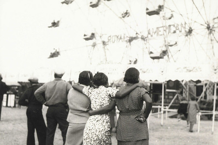 GÜNÜN FOTOĞRAFI: At the fair (Fuarda)